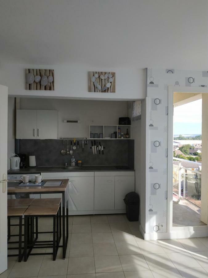 Le Petillant Pour 3 Personnes Sens Exterior foto